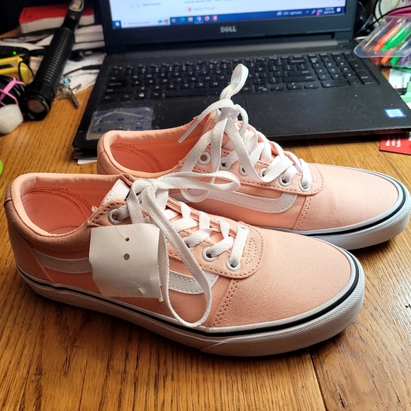 Ladies Sneakers - Picture 2 of 7